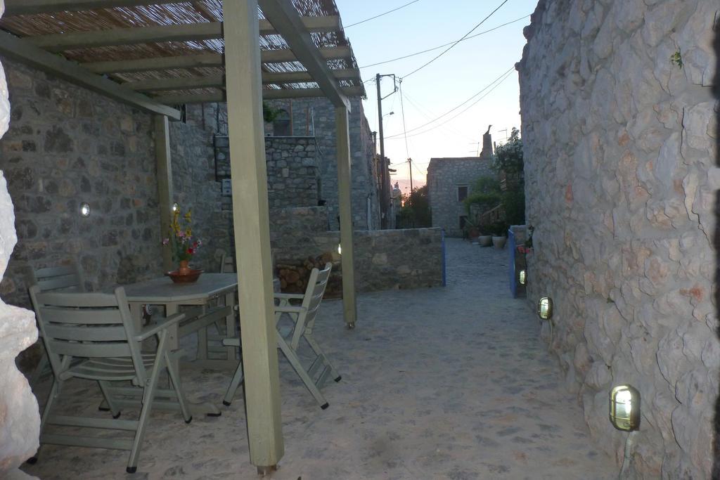 To Petradi Leilighet Avgonima Rom bilde